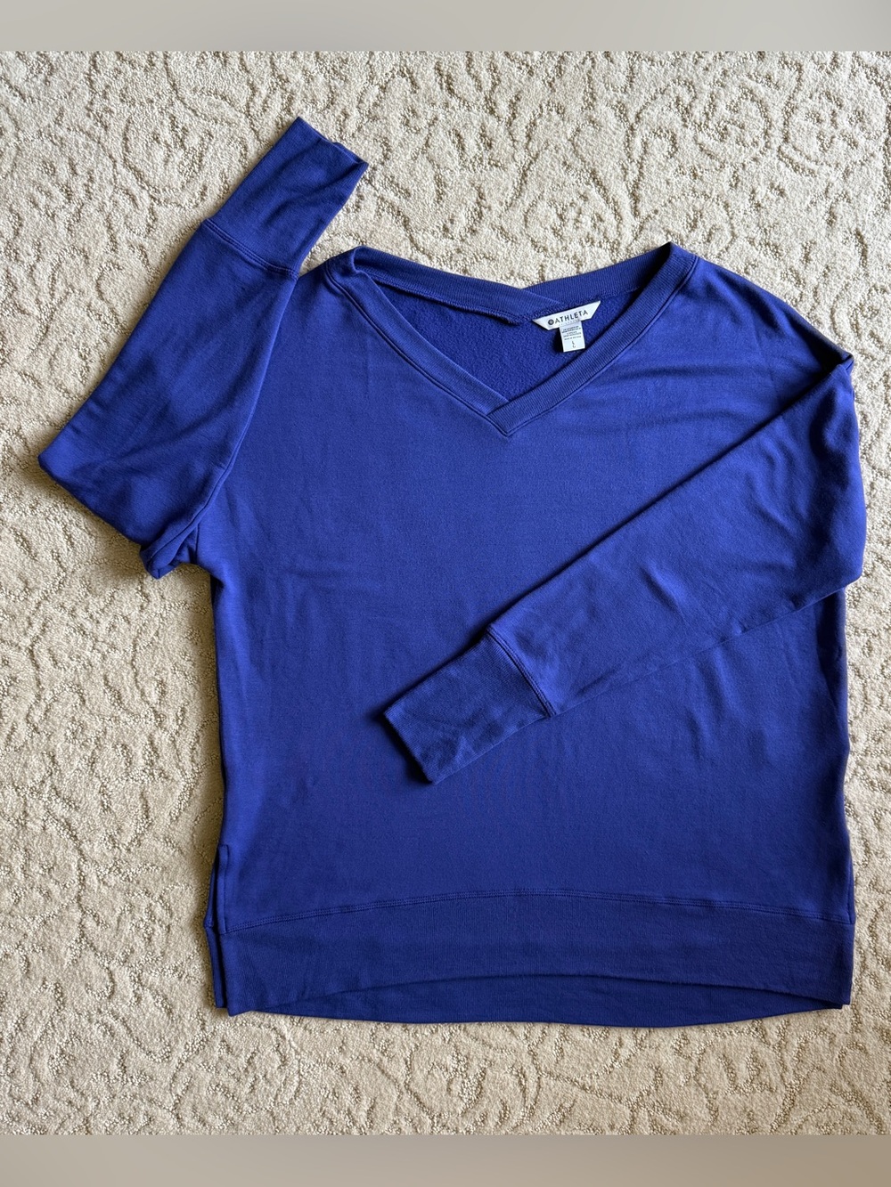 Athleta V-Neck Large Long Sleeve Pullover Top Royal Blue Extremely Soft